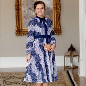 Dainty Jewells Valencia Dress. Excellent condition. Size small.